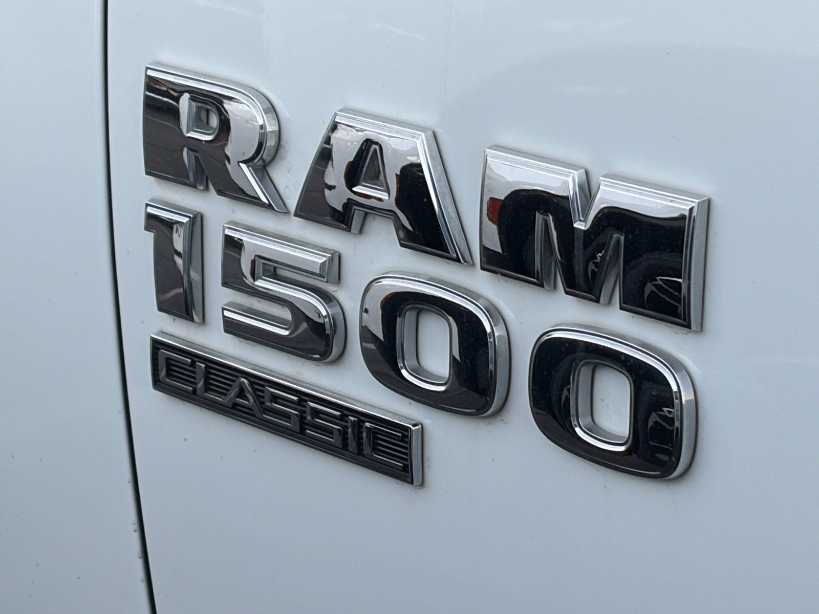 Used 2022 RAM 1500 Classic SLT w/ Electronics Group AWD/4WD image 12