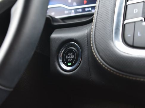 Used 2023 Chevrolet Suburban Premier image 41