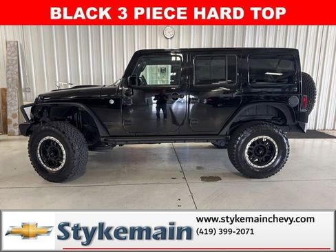 Used 2015 Jeep Wrangler Unlimited Sahara AWD/4WD image 2