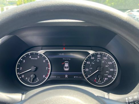 Used 2025 Nissan Sentra SV FWD image 35