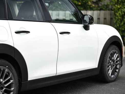 New 2026 MINI Cooper 4-Door Hardtop FWD image 8