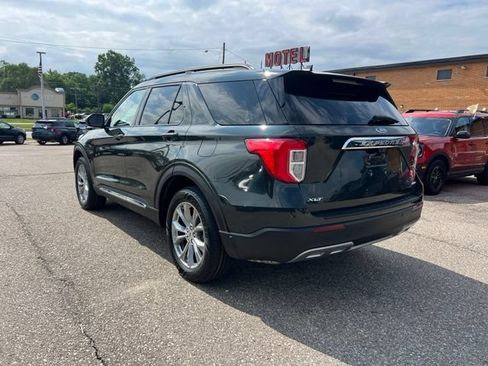 Certified 2022 Ford Explorer XLT w/ Equipment Group 202A AWD/4WD image 6