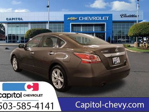 Used 2014 Nissan Altima 2.5 SV w/ Convenience Package FWD image 5