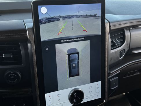 Used 2023 Ford Expedition Max King Ranch image 21