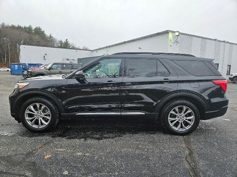 Certified 2021 Ford Explorer XLT w/ Equipment Group 202A AWD/4WD image 8