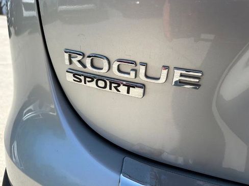 Certified 2022 Nissan Rogue Sport SL FWD image 10
