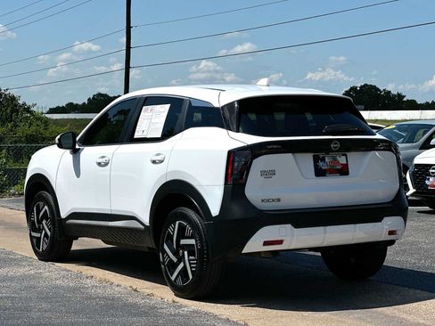 Used 2025 Nissan Kicks SV FWD image 13