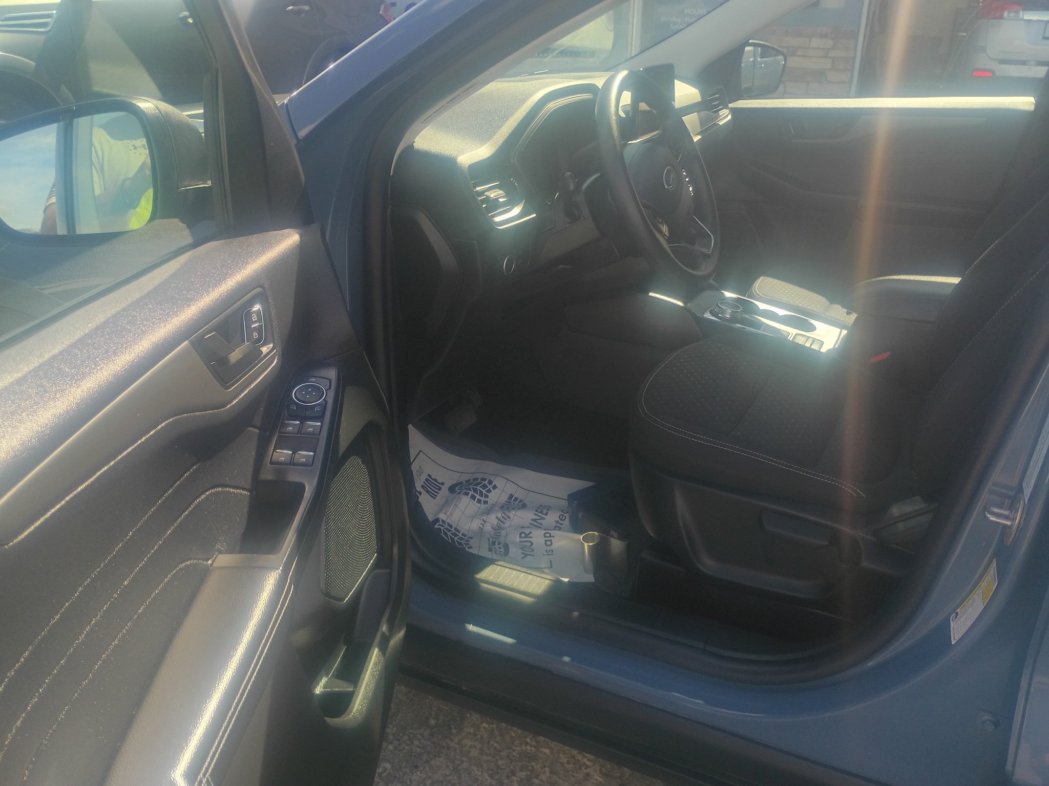 Used 2025 Ford Escape Active AWD/4WD image 10