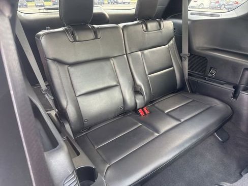 Used 2020 Ford Explorer Limited w/ Hybrid Equipment Group 310A RWD image 18