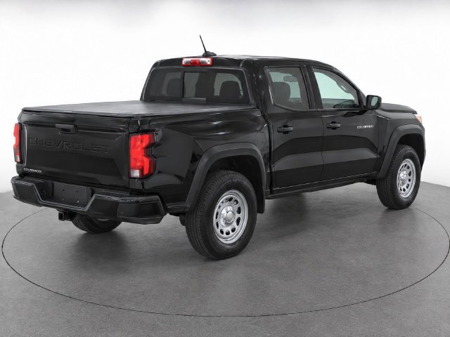 Used 2025 Chevrolet Colorado W/T w/ Advanced Trailering Package RWD image 3