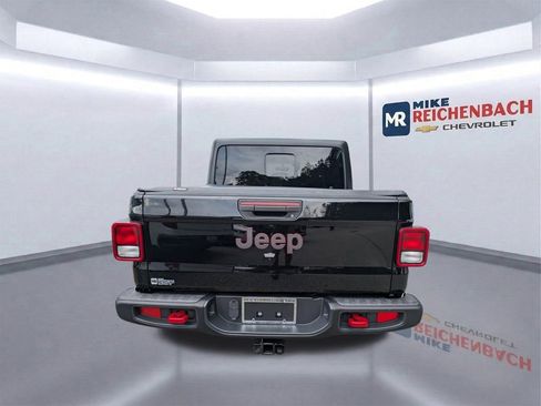 Used 2022 Jeep Gladiator Rubicon w/ Cold Weather Group AWD/4WD image 5