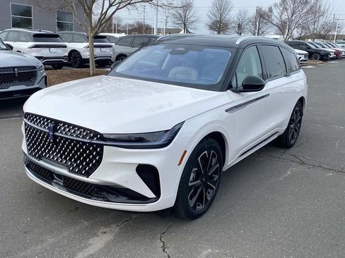 New 2026 Lincoln Nautilus Reserve image 3