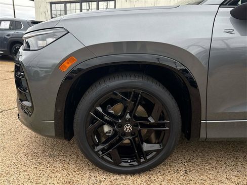 New 2026 Volkswagen Tiguan SE R-Line image 5