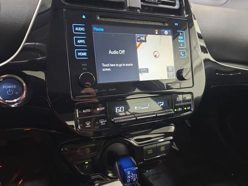 Used 2016 Toyota Prius Three Touring FWD image 19