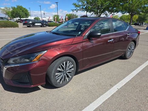 Used 2024 Nissan Altima 2.5 SV image 7