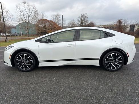 Used 2024 Toyota Prius Prime Premium image 5