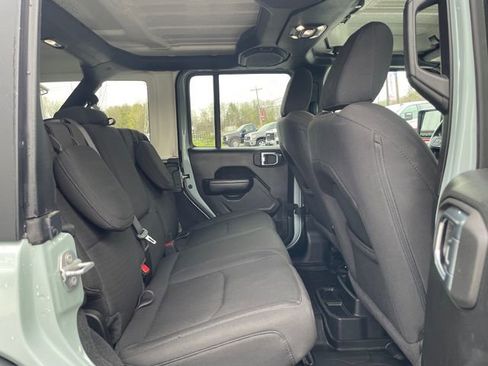 Used 2023 Jeep Wrangler Unlimited w/ Cold Weather Group AWD/4WD image 15