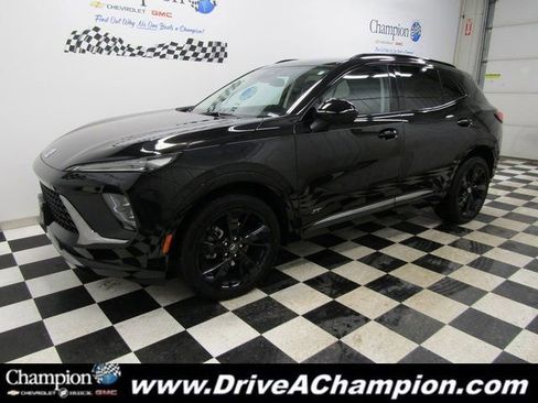 Certified 2025 Buick Envision Sport Touring image 10