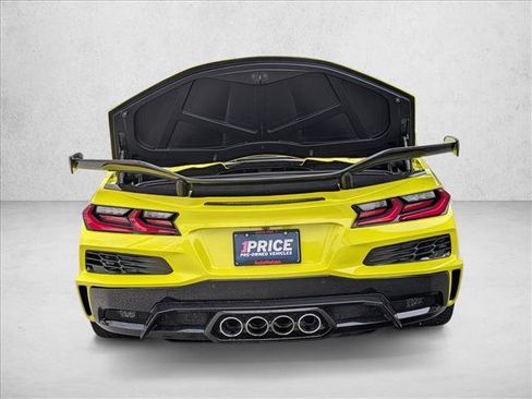 Used 2024 Chevrolet Corvette Z06 RWD image 6