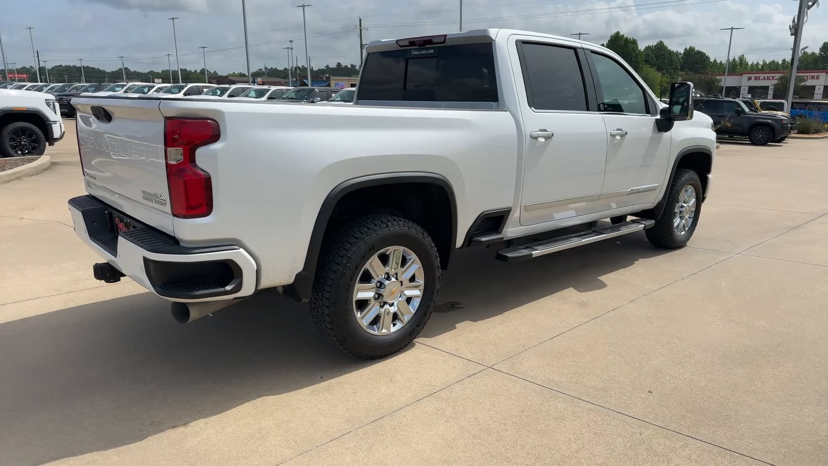 Used 2024 Chevrolet Silverado 2500 High Country w/ Technology Package AWD/4WD image 7