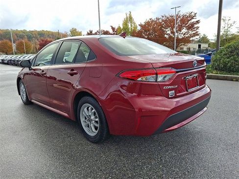 Used 2022 Toyota Corolla LE image 4