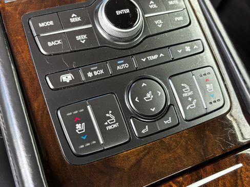 Used 2011 Hyundai Equus Ultimate RWD image 15