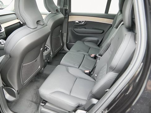 New 2026 Volvo XC90 B6 Plus w/ Protection Package Premier image 23