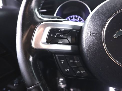 Used 2018 Ford Mustang Coupe RWD image 12