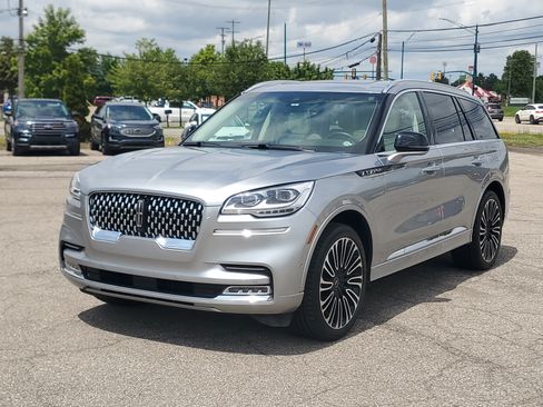 Used 2024 Lincoln Aviator Black Label w/ Class IV Trailer Tow Package AWD/4WD image 3