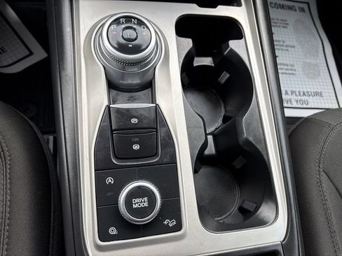 Used 2023 Ford Explorer XLT AWD/4WD image 15