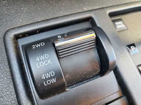 Used 2012 Jeep Liberty Sport image 23