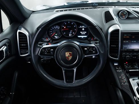 Used 2016 Porsche Cayenne AWD/4WD image 12