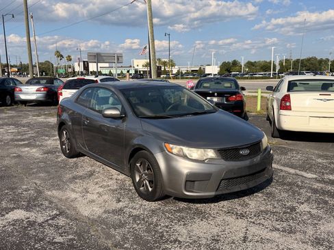 Used 2011 Kia Forte Koup EX FWD image 2