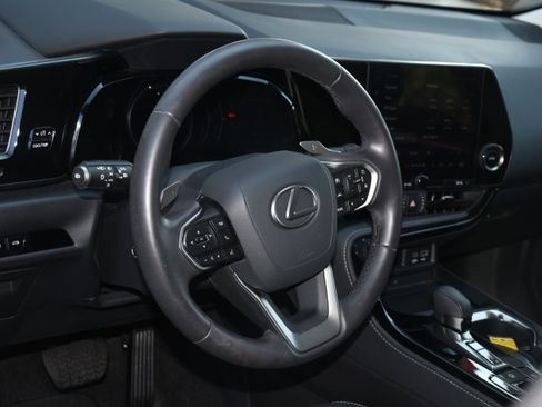 Used 2024 Lexus NX 250 FWD image 9