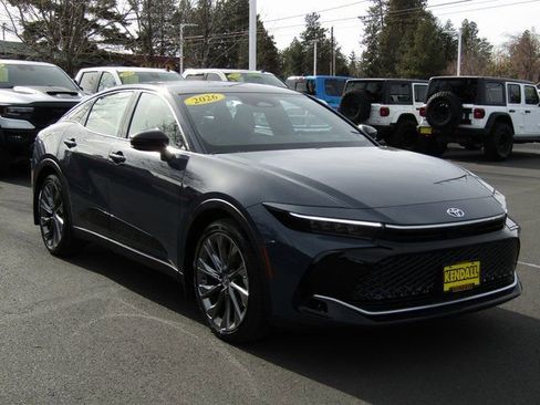 Certified 2026 Toyota Crown Limited w/ Advanced Technology Package image 7