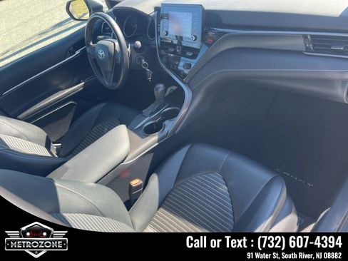 Used 2021 Toyota Camry SE image 15