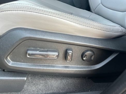 Used 2023 Honda Pilot Touring image 19
