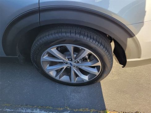 Used 2025 Ford Explorer Platinum w/ Ultimate Package image 3