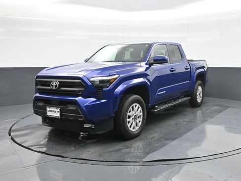 Used 2025 Toyota Tacoma SR5 w/ SR5 Upgrade Package AWD/4WD image 34
