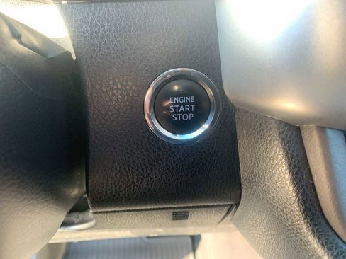 Used 2017 Toyota Highlander Limited image 16