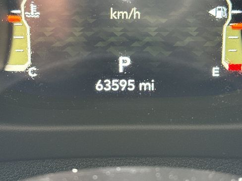 Used 2021 Jeep Wrangler Unlimited Sahara w/ Uconnect 4C Nav & Sound Group AWD/4WD image 16