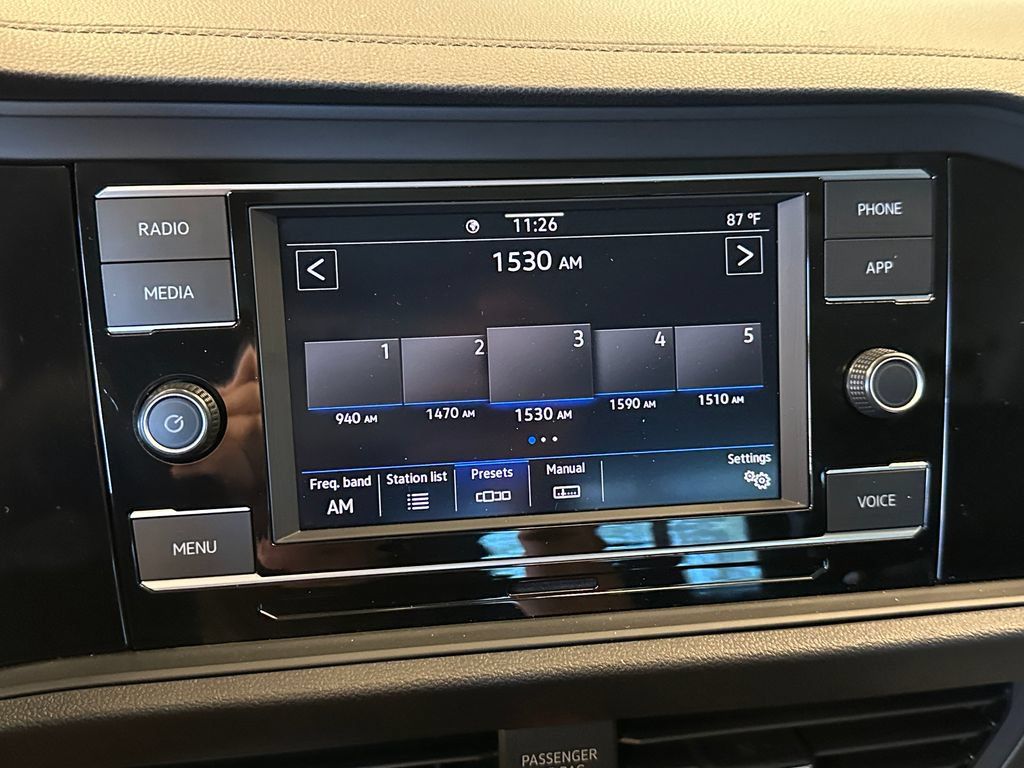 Used 2023 Volkswagen Jetta SE FWD image 13