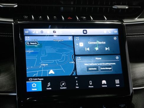 Used 2023 Jeep Grand Cherokee Limited AWD/4WD image 19