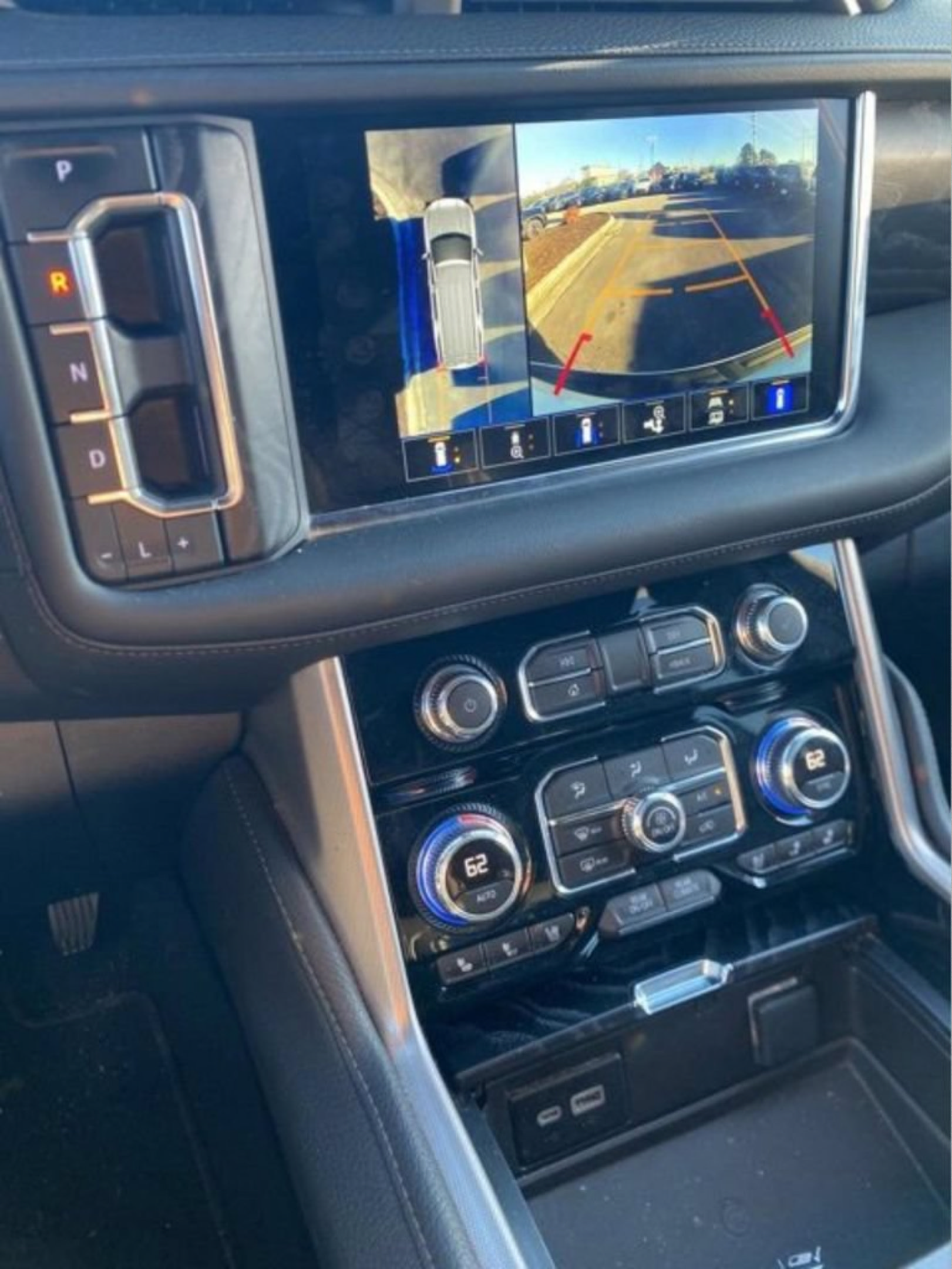Used 2024 GMC Yukon XL Denali RWD image 24