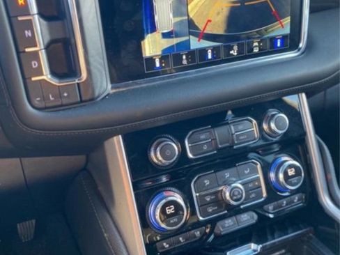 Used 2024 GMC Yukon XL Denali RWD image 24