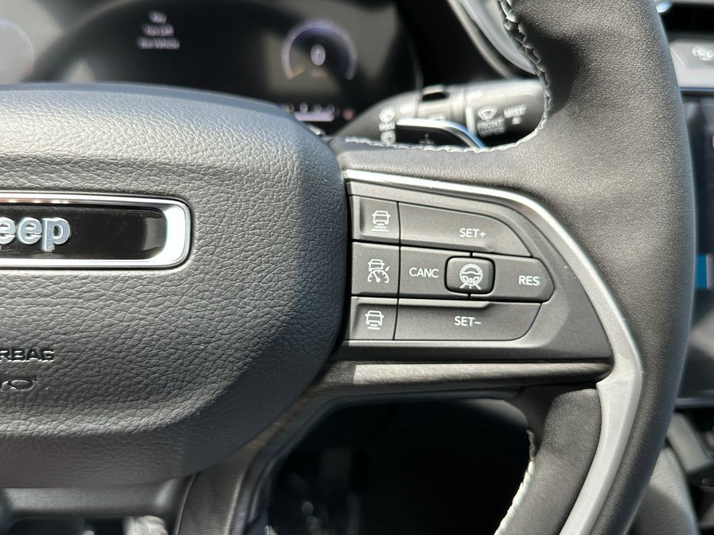 New 2026 Jeep Grand Cherokee L Limited w/ Limited Altitude Package AWD/4WD image 24