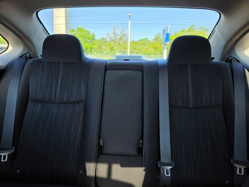Used 2017 Nissan Sentra SV FWD image 33