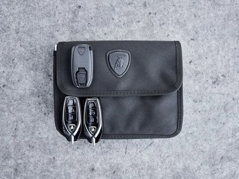 Used 2025 Lamborghini Urus SE image 84