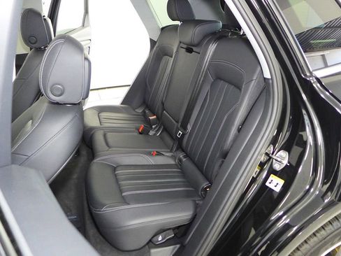 Used 2023 Audi Q5 2.0T Premium w/ Convenience Package image 21