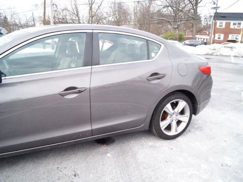 Used 2013 Acura ILX w/ Technology Package image 5